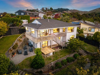 34 Exploration Way, Whitby, Porirua