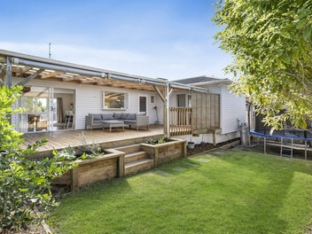 24 Glengarry Road, Glen Eden, Auckland