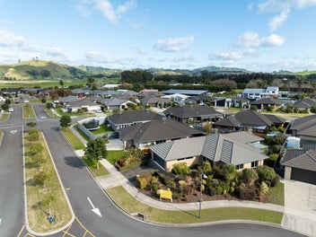 16 Tremough Boulevard, Papamoa Beach, Papamoa