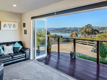92 Mana View Road, Paremata, Porirua