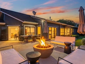 77 Joseph Banks Drive, Whitby, Porirua