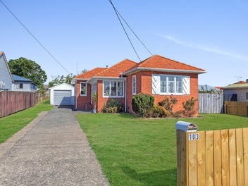 103 Forest Lake Road, Forest Lake, Hamilton