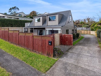 92 Heta Road, Highlands Park, New Plymouth