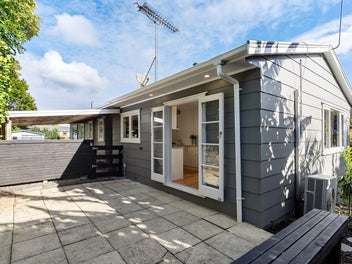 9 Hellyers Street, Birkdale, Auckland