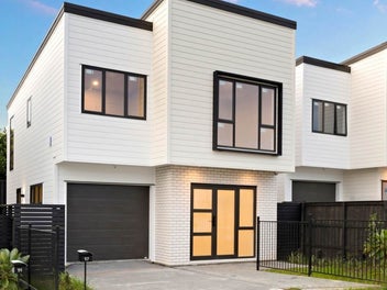 17 Whiteywood Street, Westgate, Auckland
