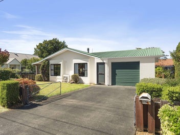 49 Reading Street, Greytown