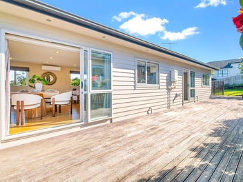 64 Travis View Drive, Fairview Heights, Auckland