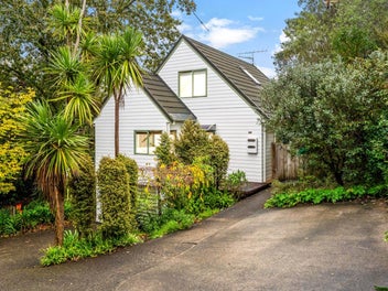 17A Salem Place, Torbay, Auckland