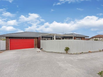 1/16 Parramatta Place, Botany Downs, Auckland