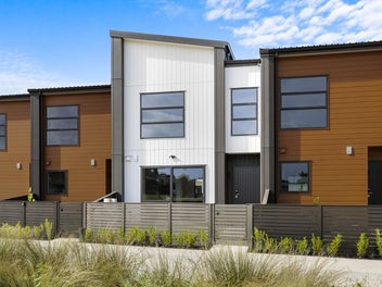 121 Otuwairoa Esplanade, Ōpaheke, Papakura