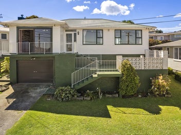 22 Cotswold Crescent, Newlands, Wellington