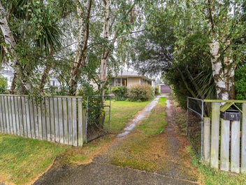 12 Cross Street, Milton