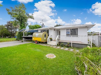 114 Old Wairoa Road, Papakura, Papakura