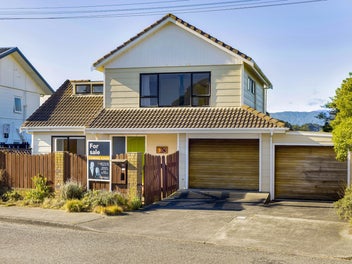 12 Moana Street, Otaki Beach, Otaki