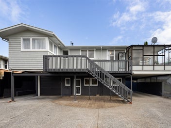 54 Acacia Crescent, Glenview, Hamilton