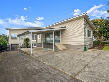 90 Sandspit Road, Shelly Park, Auckland