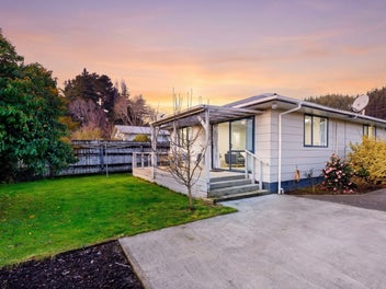 2/7 Norana Road, Maoribank, Upper Hutt
