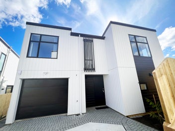 2/0 Hillsborough Road, Mount Roskill, Auckland