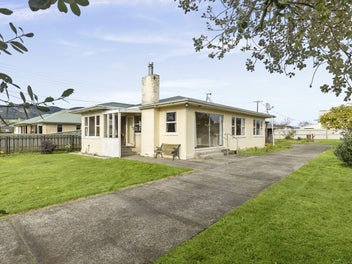 242 Ranzau Road, Hope, Richmond