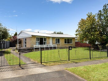 12 Paulette Place, Queenwood, Hamilton