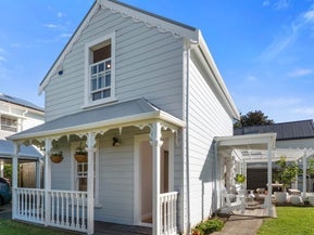 47 Roslyn Terrace, Stanley Point, Auckland