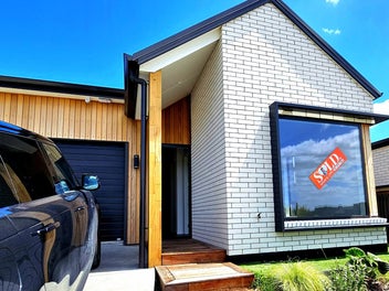 8 Lumino Terrace, Peacocke, Hamilton