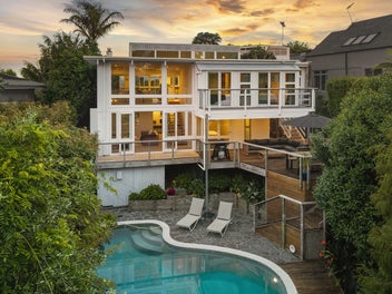 92 Parr Terrace, Castor Bay, Auckland