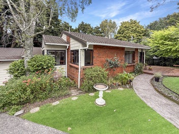 151 Everglade Drive, Totara Heights, Auckland