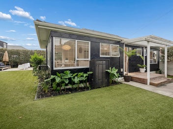 2/7 Hanlon Crescent, Narrow Neck, Auckland