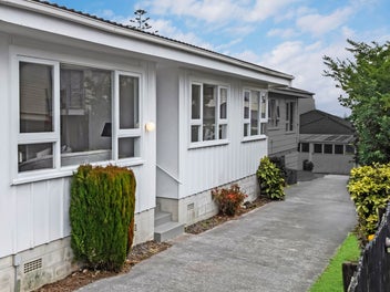 2/346 Richardson Road, Mount Roskill, Auckland