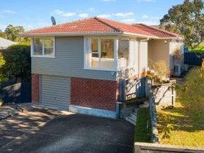 79 La Rosa Street, Green Bay, Auckland