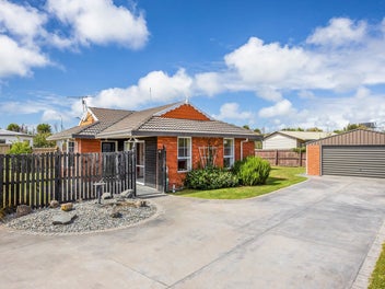 11B Mulberry Place, Redwood, Christchurch