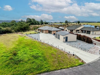 8 Pukaki Avenue, Ngahere