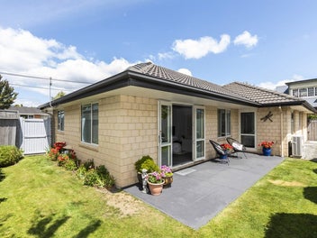 1 Strauss Place, Somerfield, Christchurch