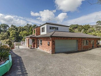 3 Lincoln Close, Northcross, Auckland