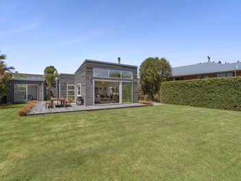 12 Aspinall Street, Wanaka