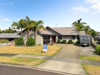 4 Harrogate Place, Grandview Heights, Hamilton
