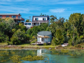 17 Shelly Beach Road, Surfdale, Waiheke Island