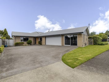 2 Oakwood Drive, Highlands Park, New Plymouth