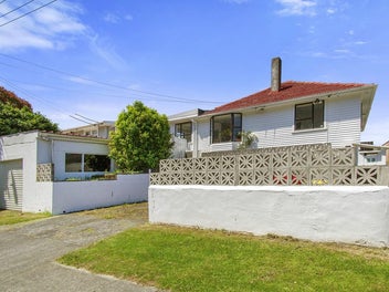 22 Franklyn Road, Tawa, Wellington