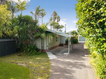 22 Doment Crescent, Orewa, Orewa