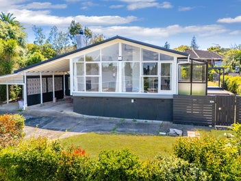 6 Ware Place, Pakuranga Heights, Auckland