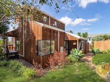1/11 Cambric Place, Botany Downs, Auckland