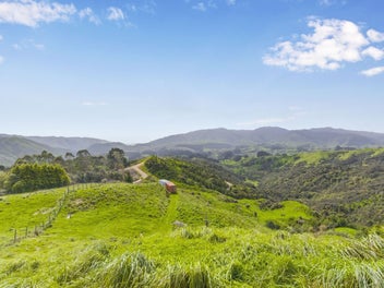 385 Akatarawa Road, Reikorangi