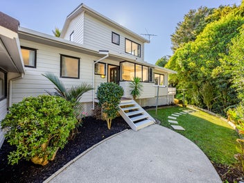 99A Redoubt Road, Goodwood Heights, Auckland