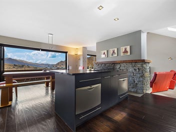 1 Goldleaf Hill, Queenstown, Queenstown