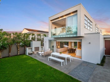 11 Wainui Avenue, Point Chevalier, Auckland