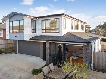 8A Jeff Place, Howick, Auckland