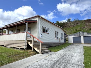 2390 State Highway 7, Dobson