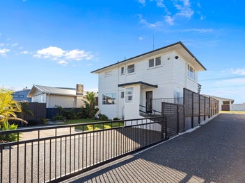 22 KAREWA PARADE, Papamoa Beac, Papamoa